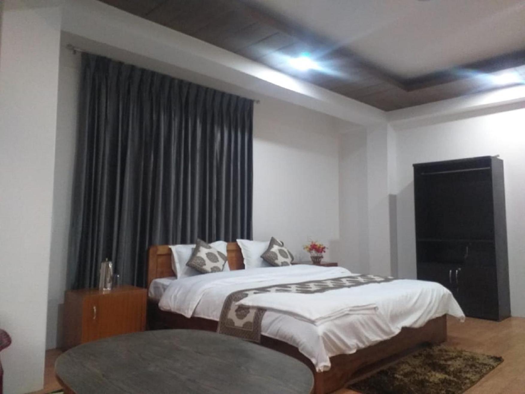 Silk Route Lingtam Resort Экстерьер фото